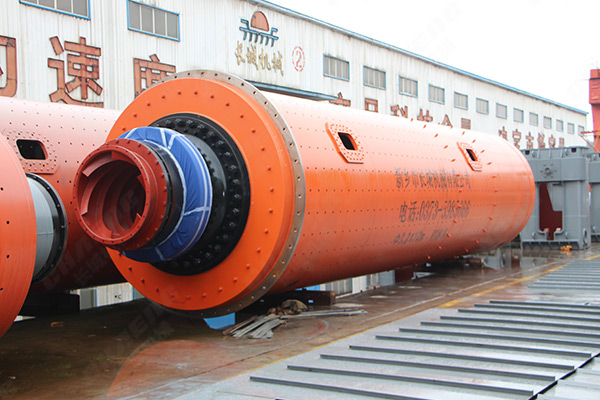 四川綿陽水泥廠引進(jìn)長城機(jī)械6臺(tái)Φ3.2×13m水泥磨